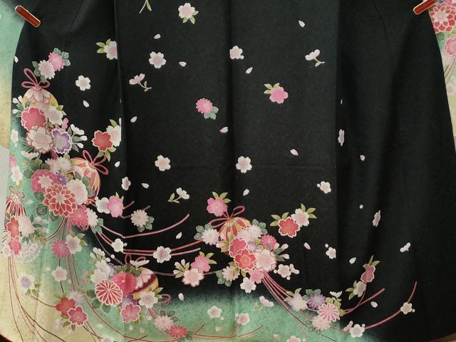 平和屋着物●豪華振袖 毬舞花文 暈し染め 黒地 金通し地 正絹 逸品 CABG0723yc
