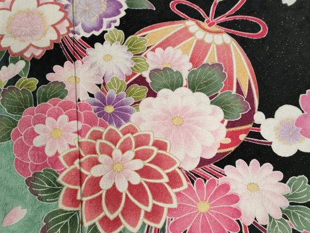 平和屋着物●豪華振袖 毬舞花文 暈し染め 黒地 金通し地 正絹 逸品 CABG0723yc