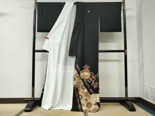 平和屋着物●豪華黒留袖 作家物 駒刺繍 仕覆鳳凰更紗花唐草文 金彩 正絹 逸品 CABG0960yc