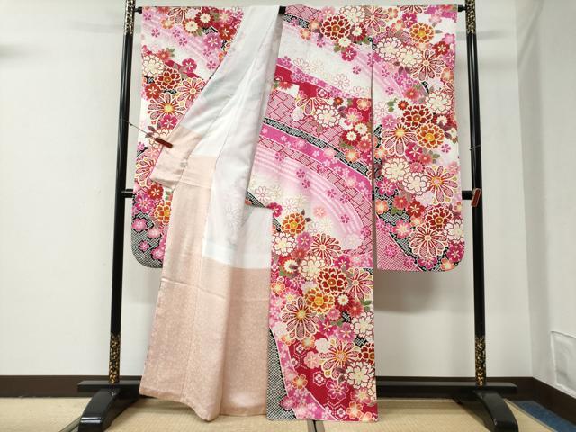 平和屋着物●豪華振袖 駒刺繍 舞花文 正絹 逸品 CABG0977yc