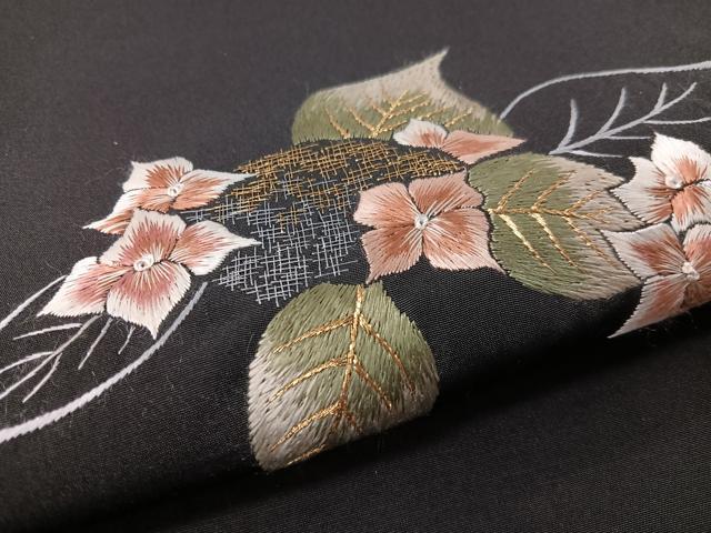 平和屋着物●塩瀬 九寸名古屋帯 総刺繍 草花文 黒地 金糸 正絹 逸品 CABG1601vp
