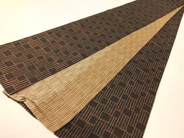 平和屋着物●両面 半幅帯 紬地 幾何学文様 黒地 さが美扱い 正絹 逸品 CABG1792vp