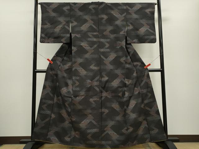平和屋着物●本場大島紬 9マルキ 吉祥花文 黒地 正絹 逸品 CABG2140ze