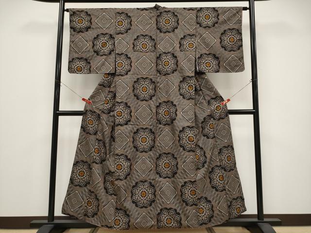 平和屋着物●本場大島紬 龍郷絣 正倉院花唐草文 正絹 逸品 CABG3357tx