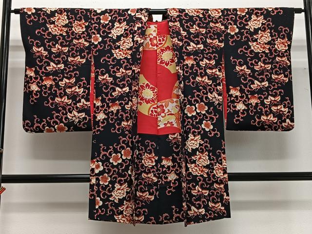 平和屋着物∞アンティーク 長羽織 花唐草文 黒地 正絹 逸品 CABG3795ua