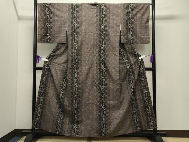 平和屋着物●本場大島紬 7マルキ 南天文 正絹 逸品 CABG4498gh