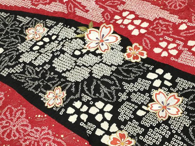 平和屋着物●豪華振袖 総絞り 駒刺繍 舞桜花文 黒地 金彩 正絹 逸品 CABG4772gh