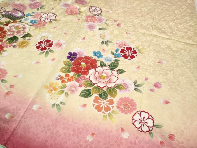 平和屋着物●豪華振袖 貝桶花文 暈し染め 金彩 正絹 逸品 CABG5429ut