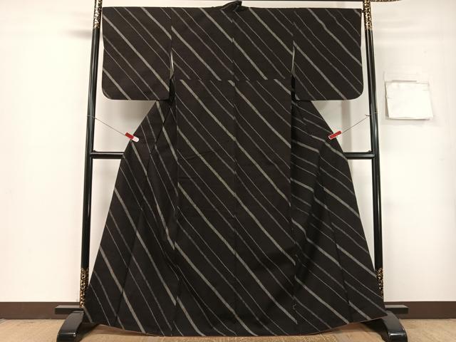 平和屋着物●上質な紬 斜線文 黒地 正絹 逸品 CABG7755vp