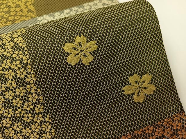 平和屋着物●伝統工芸士 和田正勝 全通柄袋帯 唐織 変わり市松舞桜 正絹 逸品 CABG7853vp