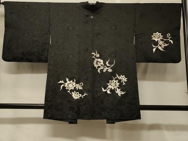 平和屋着物#羽織 刺繍 更紗花文 黒地 銀糸 正絹 逸品 CABG8010in
