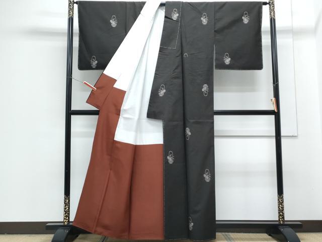 平和屋着物●本場大島紬 伊集院理一作 純泥染 花籠文 証紙付き 正絹 逸品 CABG8438th
