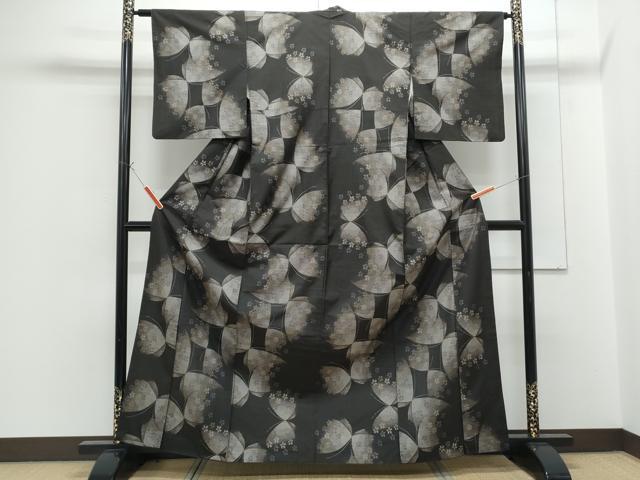 平和屋着物●本場大島紬 9マルキ 花蝶文 三越扱い 正絹 逸品 CABG8481th