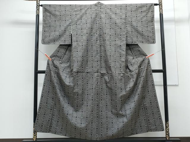 平和屋着物●本場大島紬 龍郷絣 菱吉祥文 正絹 逸品 反端付き 未使用 CABG8526th