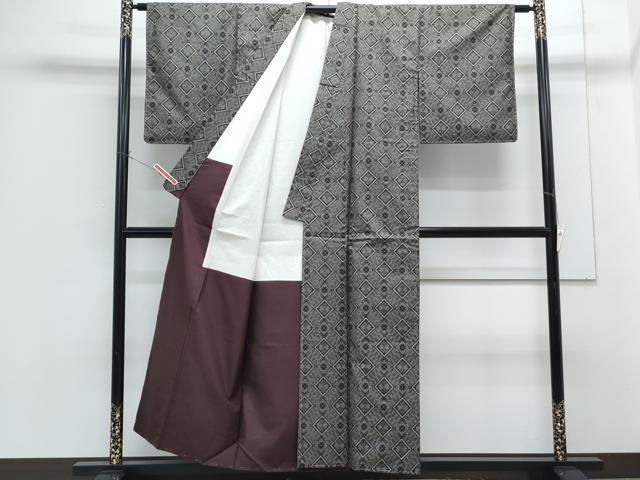 平和屋着物●本場大島紬 龍郷絣 菱吉祥文 正絹 逸品 反端付き 未使用 CABG8526th
