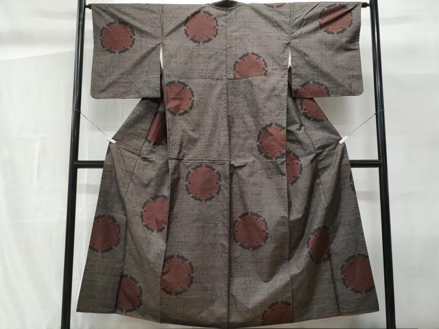平和屋着物■本場大島紬 7マルキ 雪輪重ね文 正絹 逸品 CABG9868fb