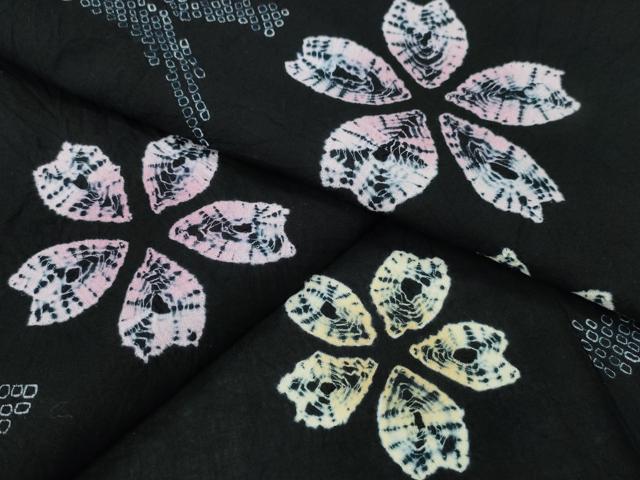 平和屋着物∴夏物 浴衣 有松鳴海絞り 芝草舞桜 黒地 綿 逸品 未使用 CABH1337ng