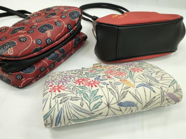 平和屋着物▼和装小物 和装バッグまとめて3点 ハンドバッグ 型染め 縮緬 紬地 鞠 草花文 逸品 CABH2372ju