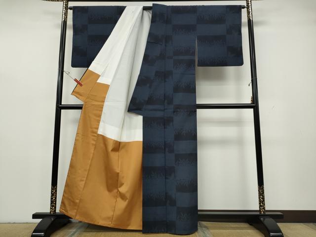 平和屋着物●本場真綿結城紬 100亀甲 横段舞蝶草木文 証紙付き 正絹 逸品 CABH2612ut