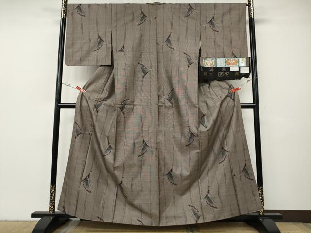 平和屋着物●本場大島紬 泥染め 舞花文 碇元織物謹製 証紙付き 正絹 逸品 CABH2749ut