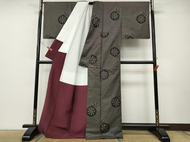平和屋着物●本場大島紬 7マルキ 御所車花文 恵大島絹織物謹製 証紙付き 正絹 逸品 CABH2759ut