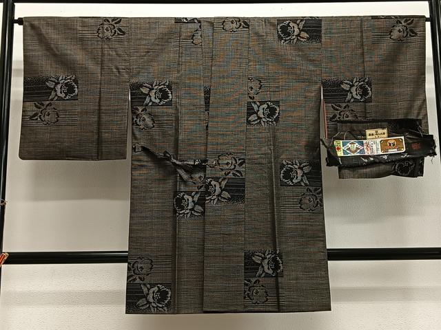 平和屋着物#道中着 本場大島紬 9マルキ 古代染色 純泥染め 舞花文 ロング丈 証紙付き 正絹 逸品 CABH3309ua