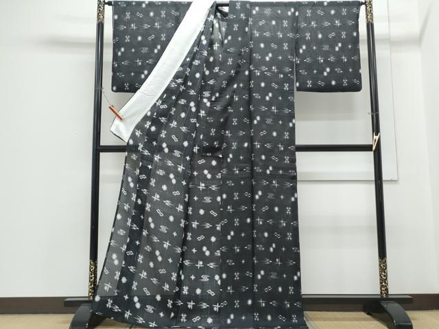 平和屋着物*夏物 紗紬 琉球絣文様 黒地 正絹 逸品 CABH3840th