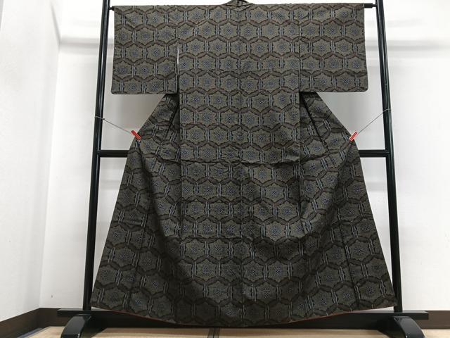平和屋着物■本場大島紬 亀甲花文 正絹 逸品 CABH4226xe