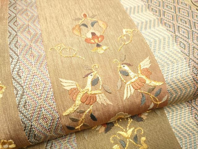 平和屋着物●ひなや工房 くむ・あむ・おる 伊豆蔵明彦 太鼓柄袋帯 総刺繍 向かい鳥花文 金糸 正絹 逸品 CABH4914hy