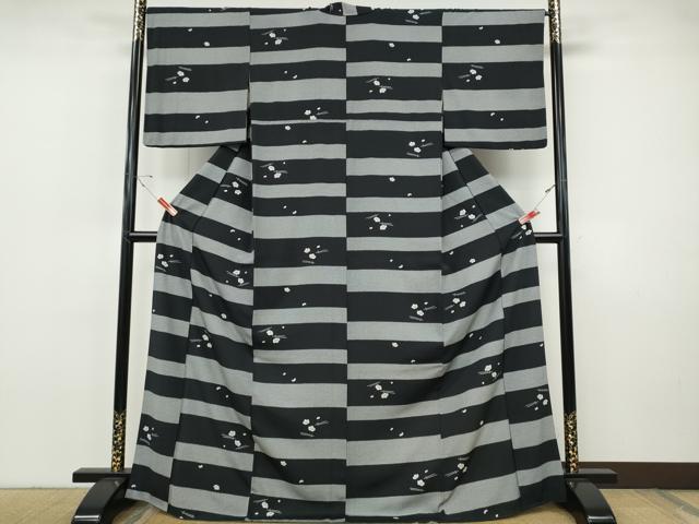 平和屋着物●上質な小紋 横段こぼれ松葉梅文 黒地 ロング丈 正絹 逸品 CABH9952ut