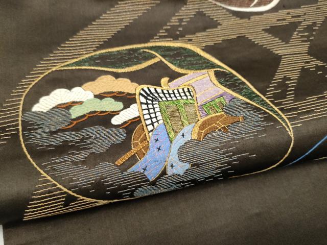 平和屋着物●アンティーク 大正ロマン 九寸名古屋帯 総刺繍 貝合せ御所車花文 黒地 金糸 正絹 逸品 CABI0186hy