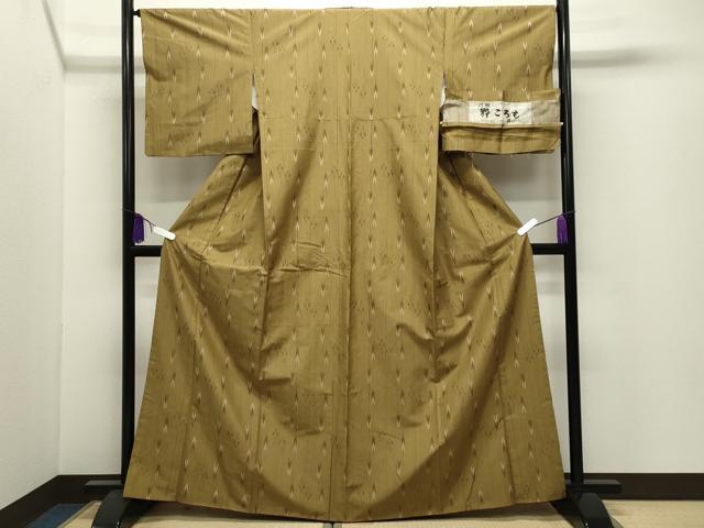 平和屋着物●上質な紬 琉球絣文様 反端付き 正絹 逸品 CABI0538gh