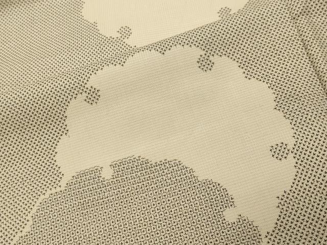 平和屋着物●本場大島紬 白大島 160亀甲 雪輪重ね文 正絹 逸品 CABI0613gh