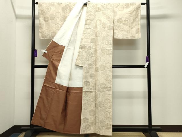 平和屋着物●本場真綿結城紬 100亀甲 亀甲重ね花文 証紙付き 正絹 逸品 未使用 CABI1100gh