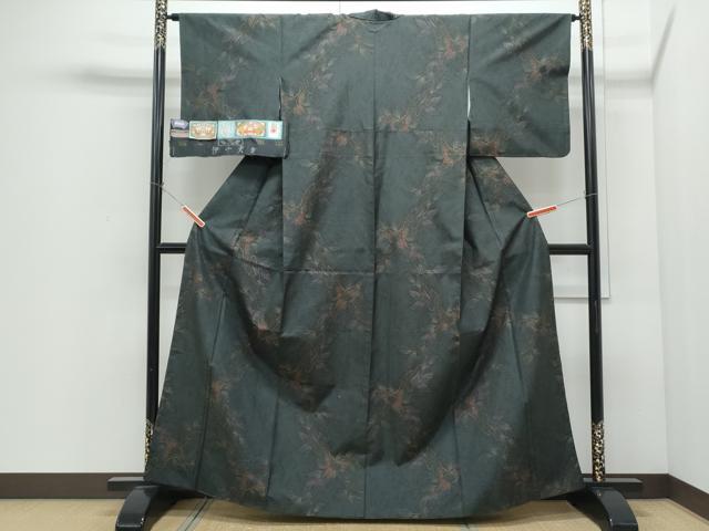 平和屋着物●本場大島紬 泥染め 草葉文 伊千夫作 証紙付き 正絹 逸品 CABI1296th