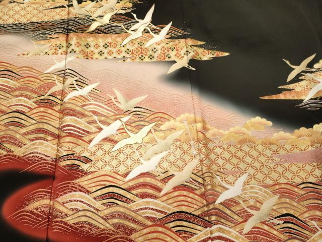 平和屋着物■豪華黒留袖 駒刺繍 吉祥飛鶴松文 暈し染め 金銀彩 正絹 逸品 CABI1691oy