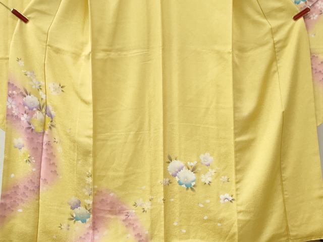 平和屋着物●豪華振袖・長襦袢セット 駒刺繍 舞桜文 暈し染め 金通し地 正絹 逸品 CABI2234yc