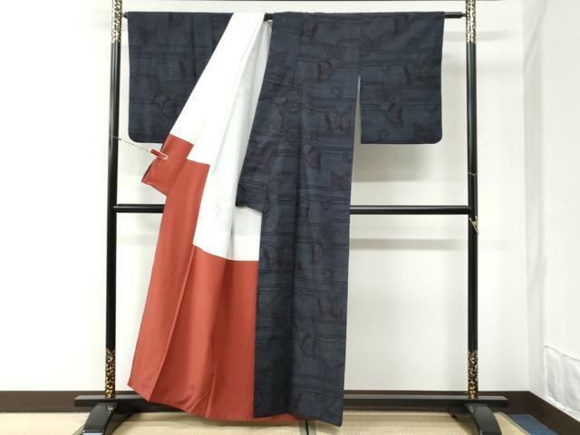 平和屋着物●本場結城紬 重要無形文化財 80亀甲 舞蝶唐草文 正絹 逸品 CABI2385yc