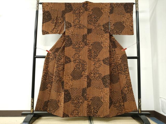 平和屋着物●上質な小紋 作家物 型染め 切嵌吉祥花文 黒地 鬼しぼ縮緬 正絹 逸品 CABI2420yc
