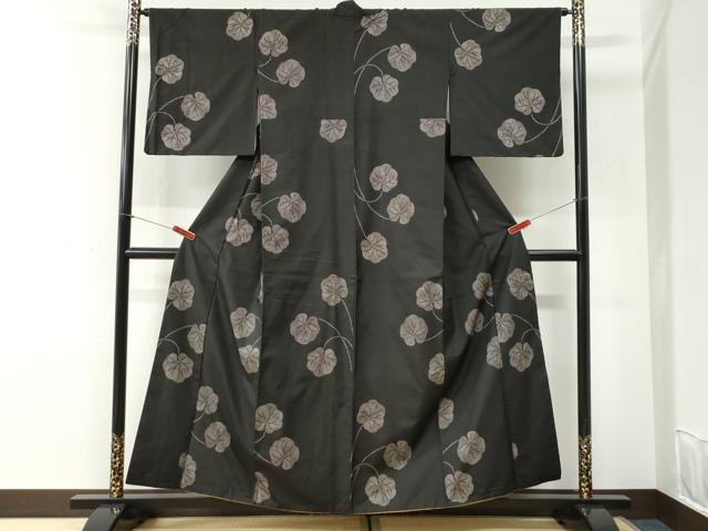 平和屋着物●本場大島紬 7マルキ 地空き 舞葉文 正絹 逸品 CABI2481yc