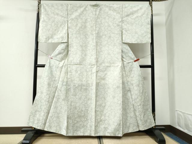 平和屋着物●本場大島紬 白大島 舞桜文 正絹 逸品 CABI2560yc