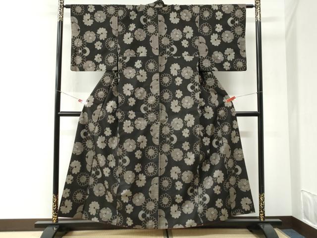 平和屋着物●本場大島紬 7マルキ 地空き 舞花文 正絹 逸品 CABI2622yc