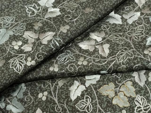 平和屋着物●訪問着 本場染大島紬 総刺繍 葡萄唐草文 金糸 正絹 逸品 CABI3142yc