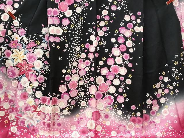 平和屋着物●豪華振袖 刺繍 百合草花文 ラメ糸 暈し染め 黒地 正絹 逸品 CABI3197yc