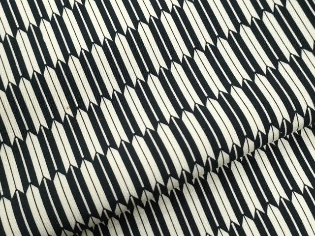 平和屋着物●上質な小紋 矢羽文 黒地 正絹 逸品 CABI3320yc