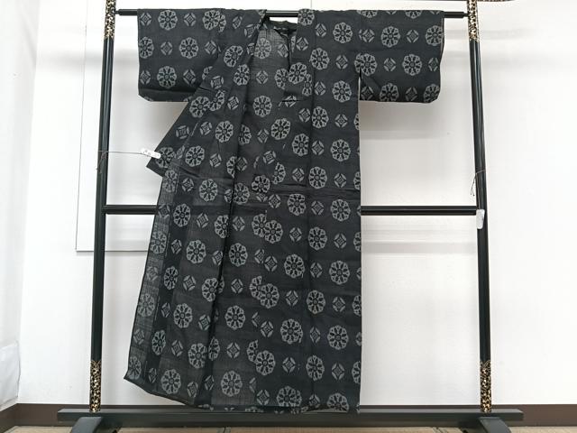 平和屋着物*夏物 重要無形文化財 本場宮古上布 花菱文 黒地 苧麻 逸品 CABI3843xi