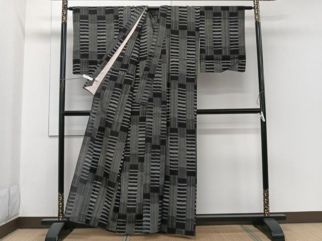 平和屋着物*夏物 紗紬 幾何学文 黒地 正絹 逸品 未使用 CABI3844xi