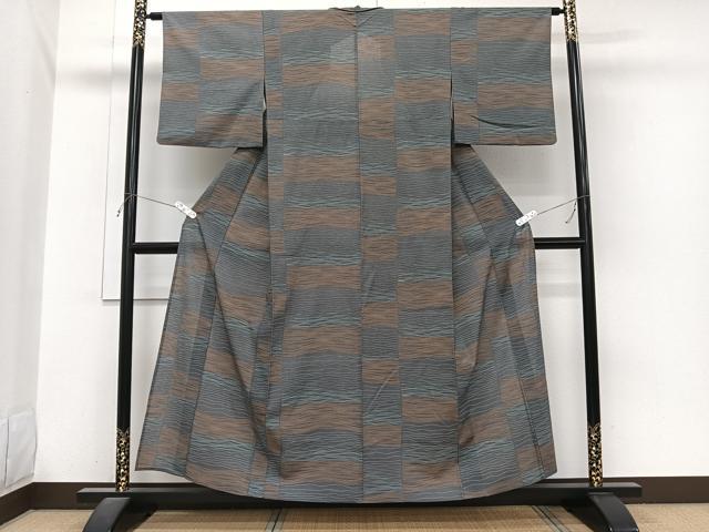 平和屋着物*夏物 洗える最高級着物 <英>はなぶさ謹製 小紋 絽 変わりよろけ縞 洗える着物 CABI3928xi