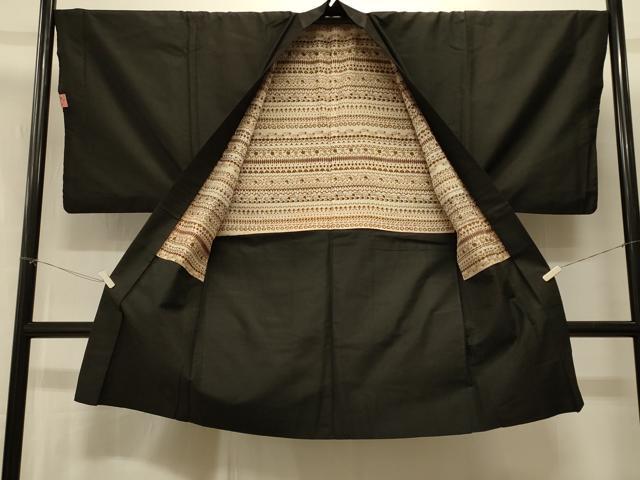 平和屋着物#男性 長羽織 紬地 黒地 正絹 逸品 CABI6324in