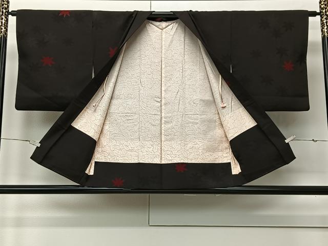 平和屋着物∞羽織 地紋起こし 舞葉文 黒地 正絹 逸品 CABI9294ua